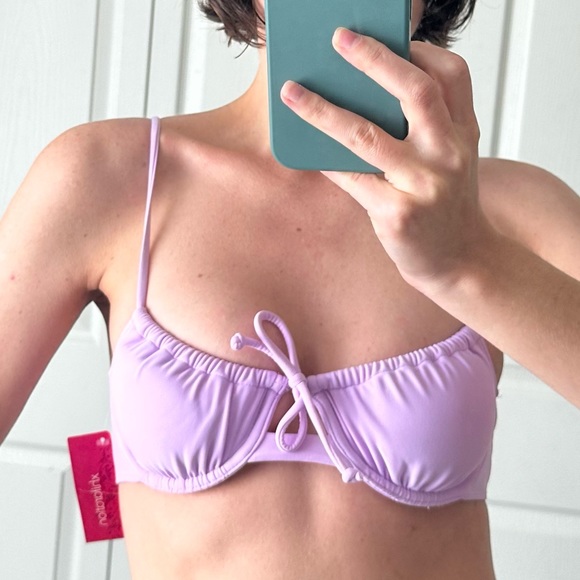 Lavender bikini top with under wire - new with tags - Picture 2 of 2